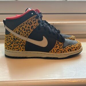Women’s Nike Dunk High Skinny size 7.5